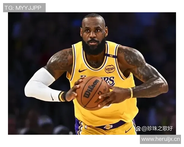 湖人再开球队会议！雷迪克决定变阵：詹姆斯回归后我们进攻端缺乏章法